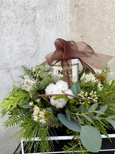 A flower arrangement chosen and designed by professional montreal floriste