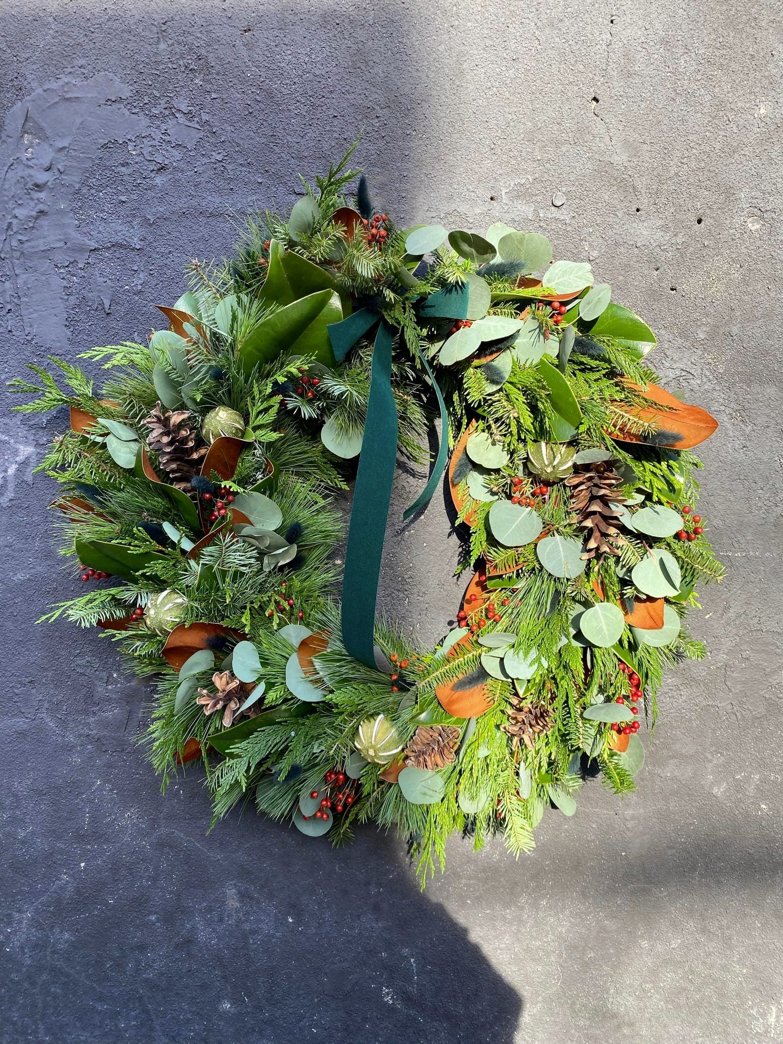 Couronne festive d'hiver chosen by professional montreal floriste