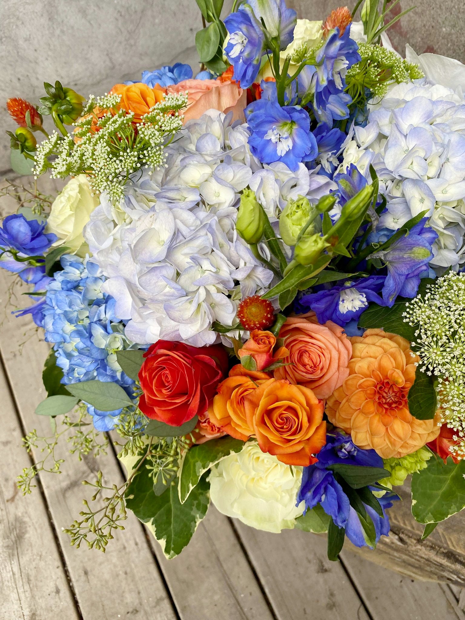 Flamboyant bleu chosen by professional montreal floriste