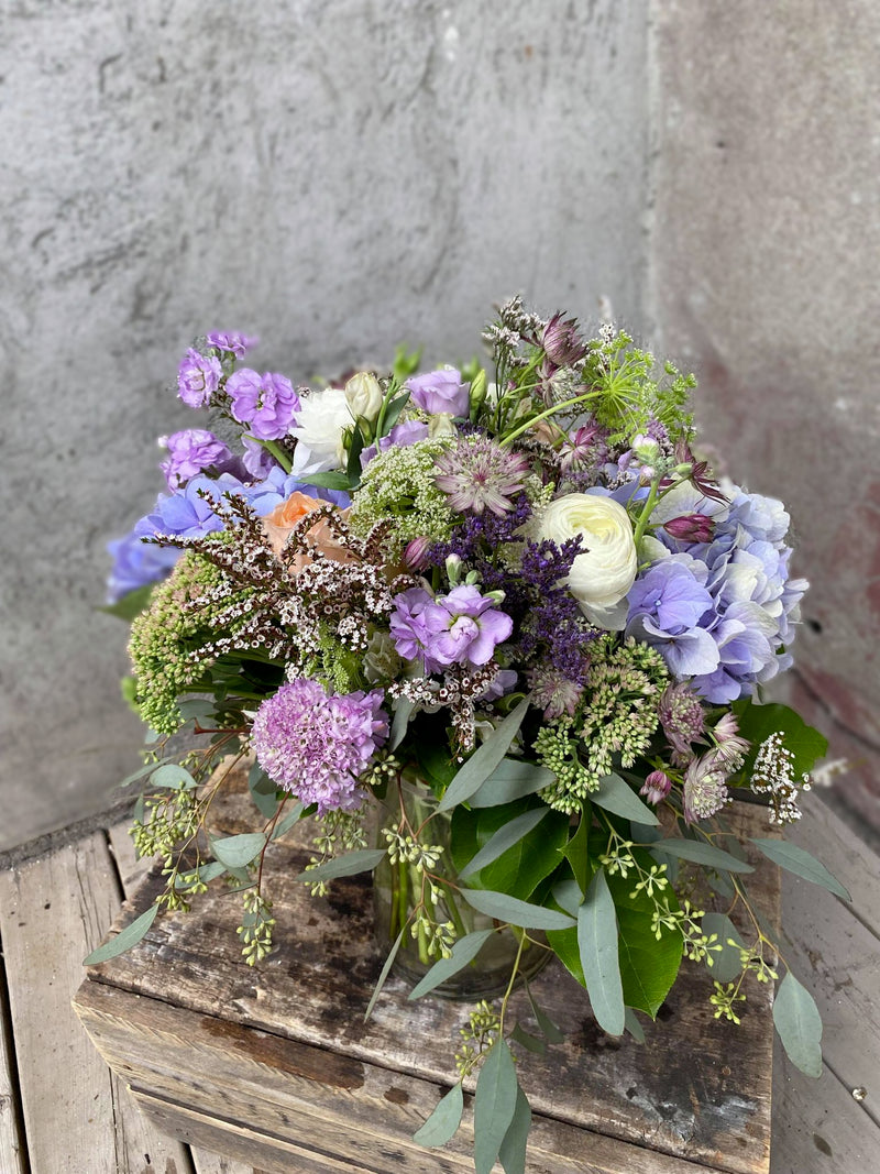 A flower arrangement chosen and designed by professional montreal floriste